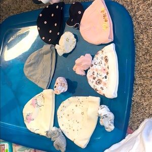 6 hats and 6 mittens set